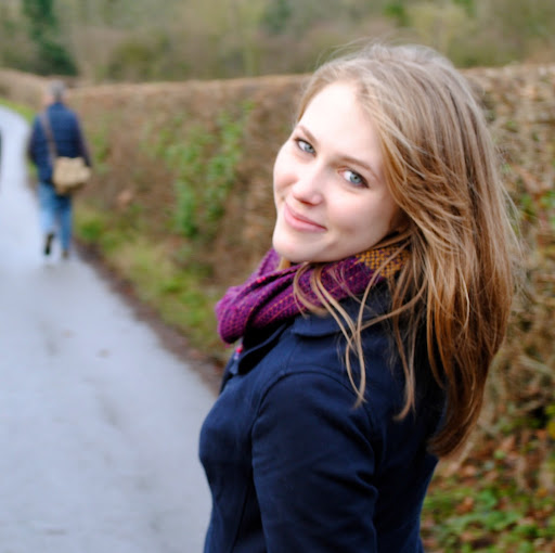Hannah Richards Photo 32