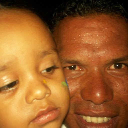 Jan Gonzalez Photo 15