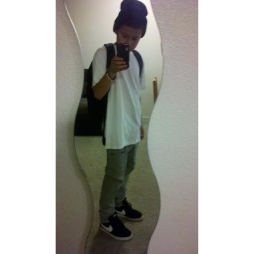 Hector Quintanilla Photo 17
