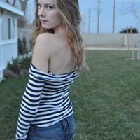 Janelle Quinn Photo 9