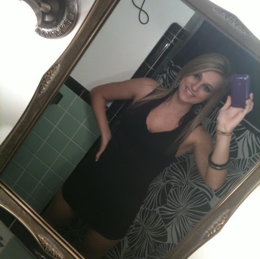 Samantha Perry Photo 42