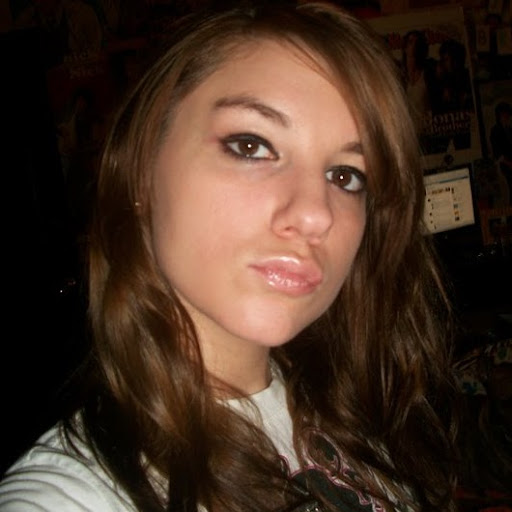 Heather Holbrook Photo 7