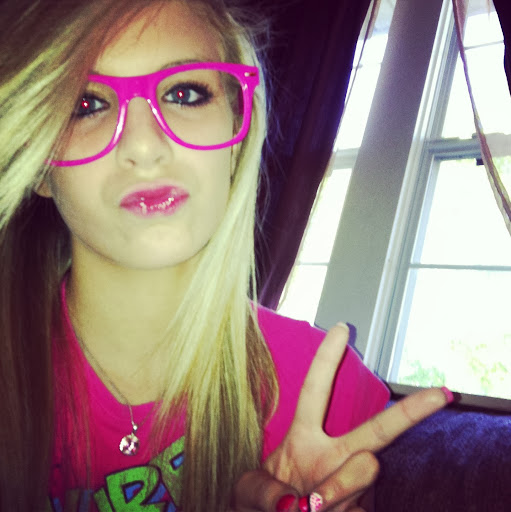 Alyssa Goodman Photo 12