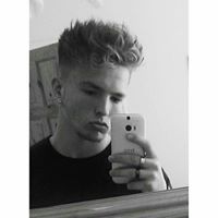 Alex Hunt Photo 30