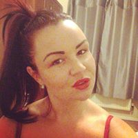 Nicole Tomlinson Photo 15