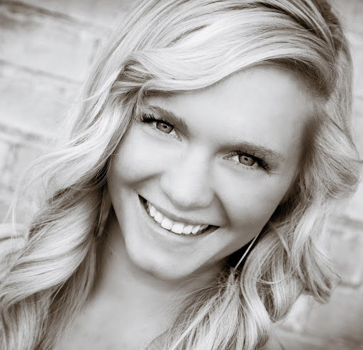 Lindsey May Photo 34