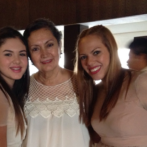 Aurea Rodriguez Photo 27