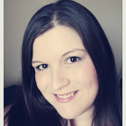 Diana Hughes Photo 27