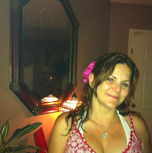 Lisa Hull Photo 11