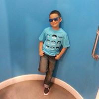 Adrian Gomez Photo 31