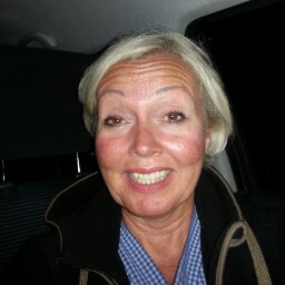 Ellen Larsen Photo 10
