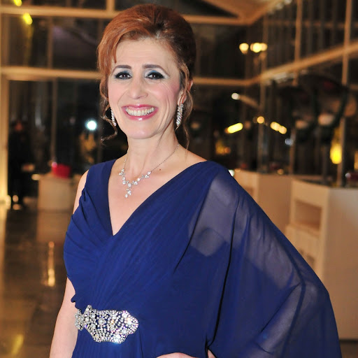 Dina Paz Photo 3