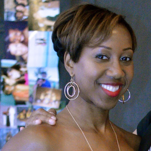 Ebony Thompson Photo 32