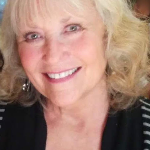 Carolyn Pierce Photo 25