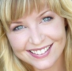 Julie Lund Photo 28