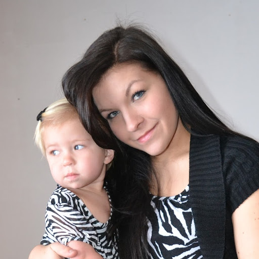 Loralee Taylor Photo 3