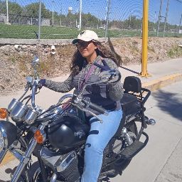 Laura Toledo Photo 22
