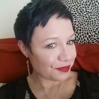 Elizabeth Crenshaw Photo 9