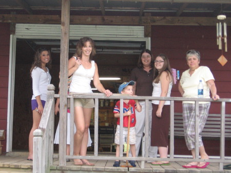 Jennifer Magee Photo 12