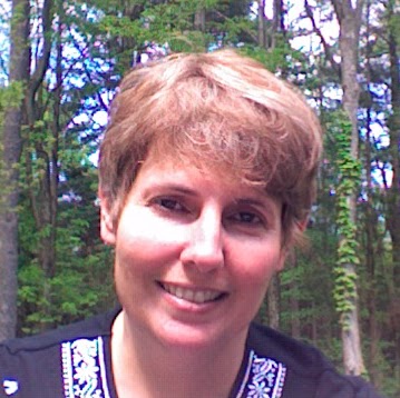 Amy Reynolds Photo 36