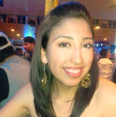 Claudia Valdez Photo 23