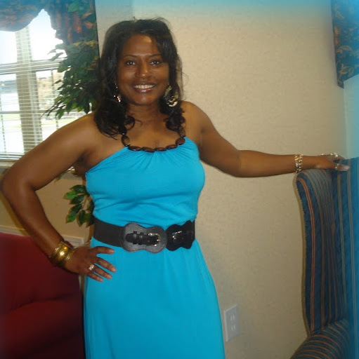 Linda Reed Photo 32