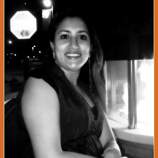 Julie Shah Photo 7