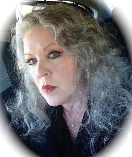 Ellen Thompson Photo 30