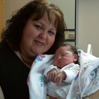 Elizabeth Justice Photo 22