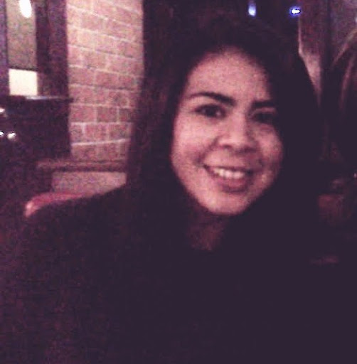 Sandy Flores Photo 14