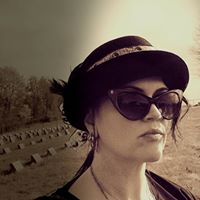 Alyssa Compton Photo 9