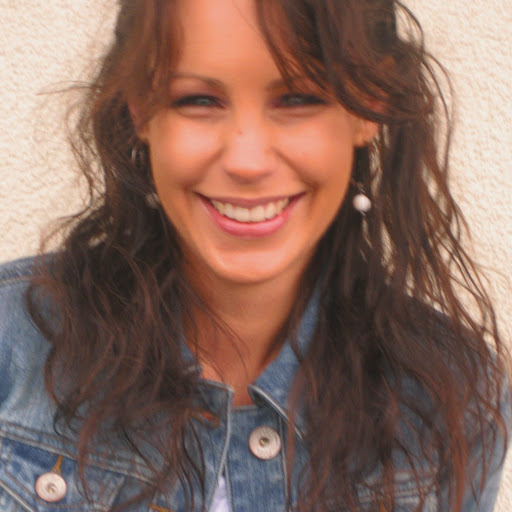 Rebecca Winkler Photo 15