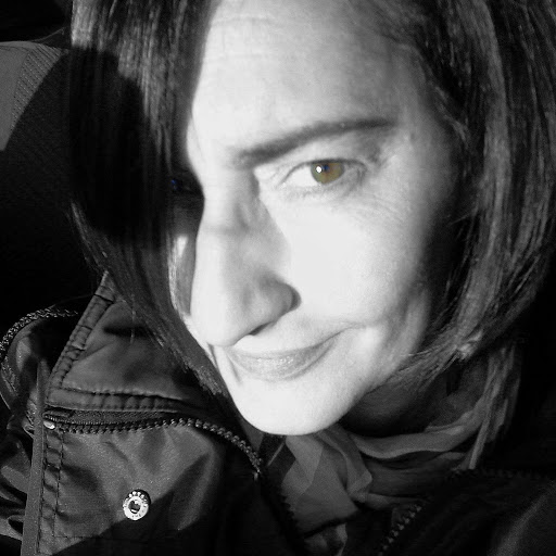 Sandra Dillon Photo 15