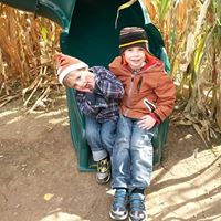 Julie Kearns Photo 35