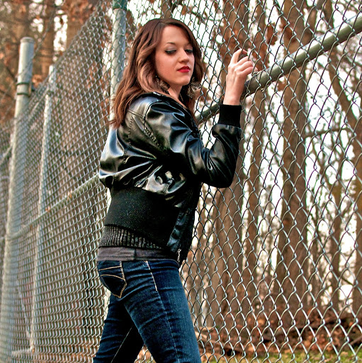 Katie Monroe Photo 35