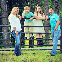 Laura Skaggs Photo 19