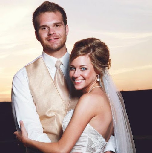 Kristen Hopkins Photo 37