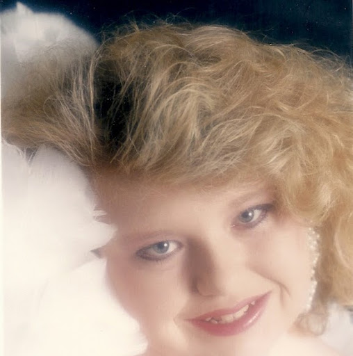 Deanna Hays Photo 16