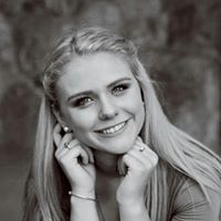 Kerry Cox Photo 37