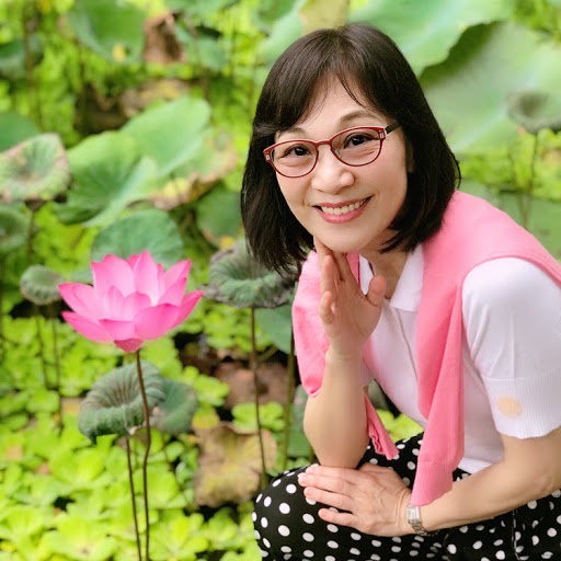 Linda Sung Photo 25