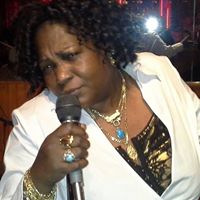 Roxanne Hopkins Photo 26