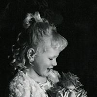Ruth Chapman Photo 33