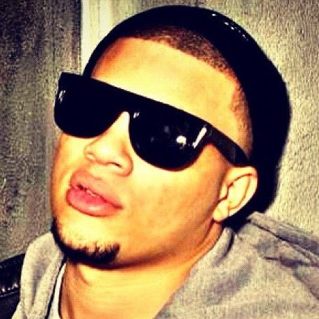Reggie Mills Photo 4