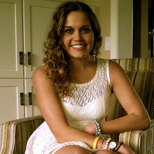 Claire Allen Photo 38