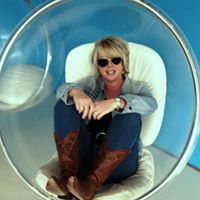 Elizabeth Etheridge Photo 9