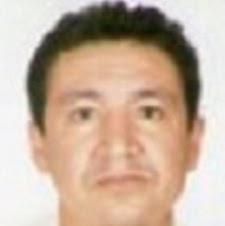 Alberto Calderon Photo 27