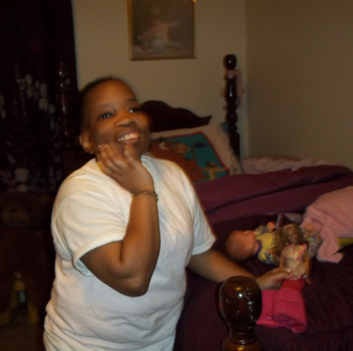 Sheena Edwards Photo 18