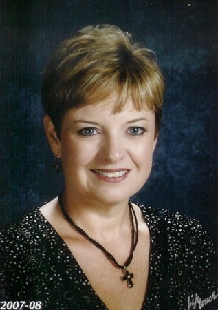 Julie Hale Photo 3