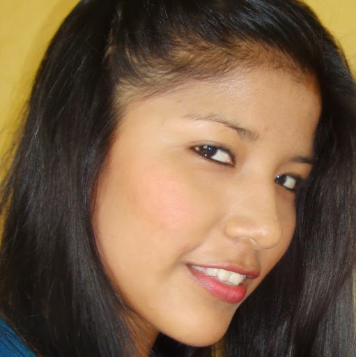 Elizabeth Veliz Photo 28