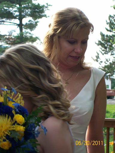 Angela Higgins Photo 27